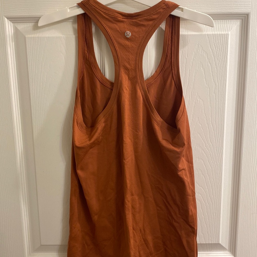 Swiftly tech tank from Lululemon
